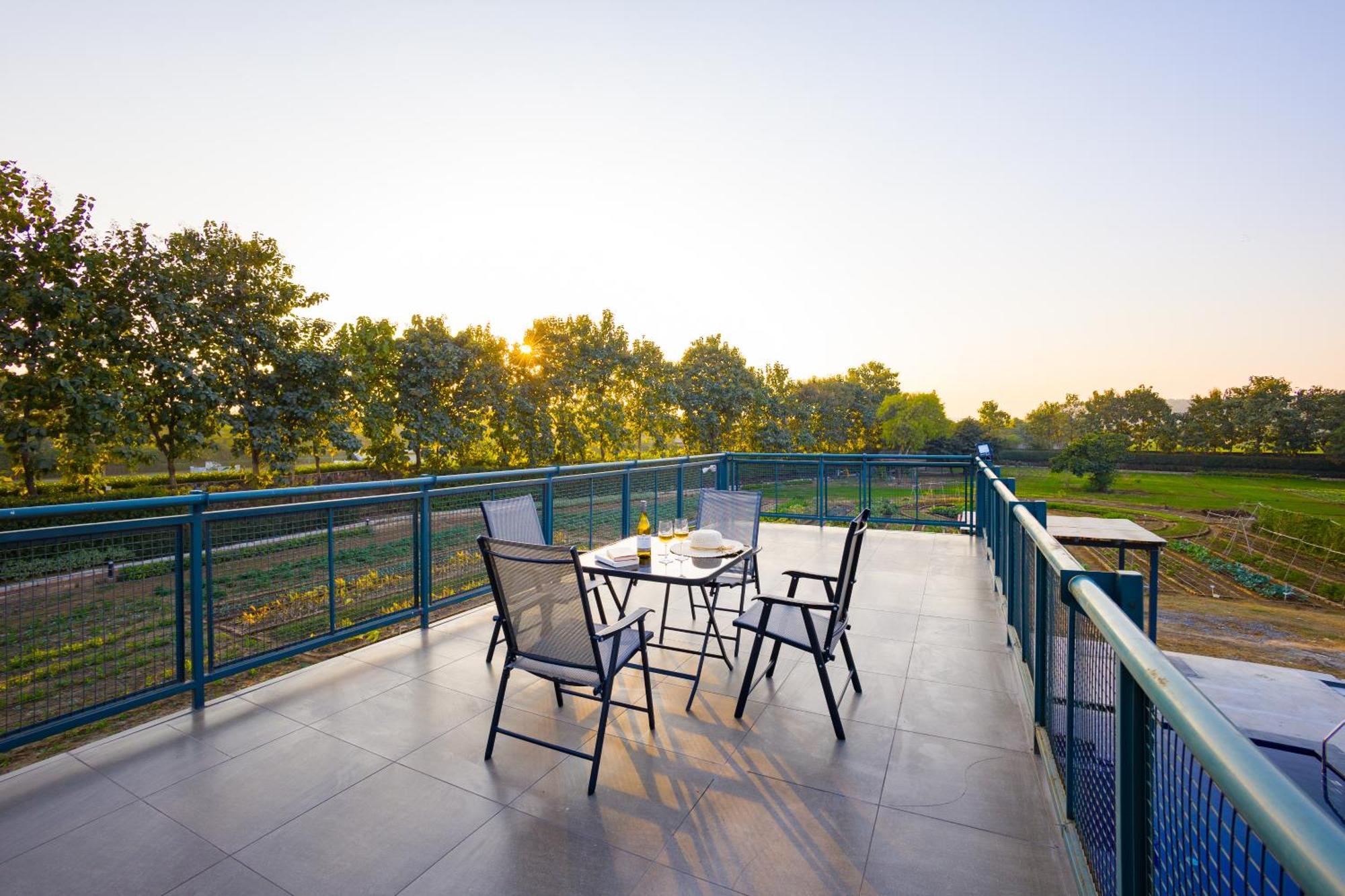 Villa Elivaas Hidden Oasis 4Bhk With Pool, Mud House & Container House Dhauj Exterior foto
