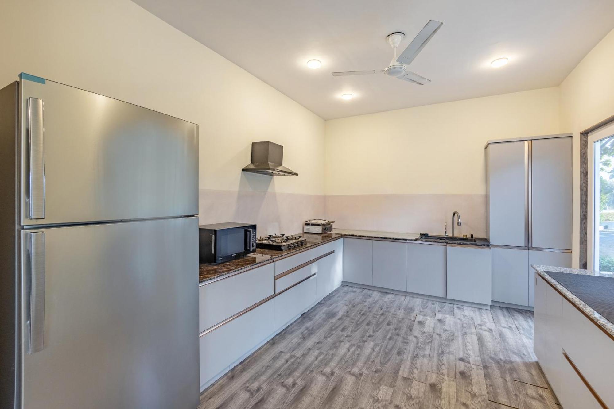 Villa Elivaas Hidden Oasis 4Bhk With Pool, Mud House & Container House Dhauj Exterior foto
